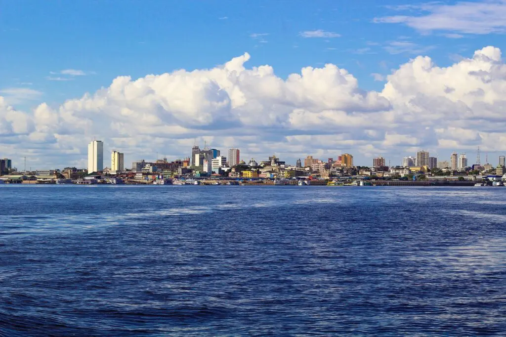 Lugares no Brasil para conhecer antes de morrer 5 manaus 4855089 1280