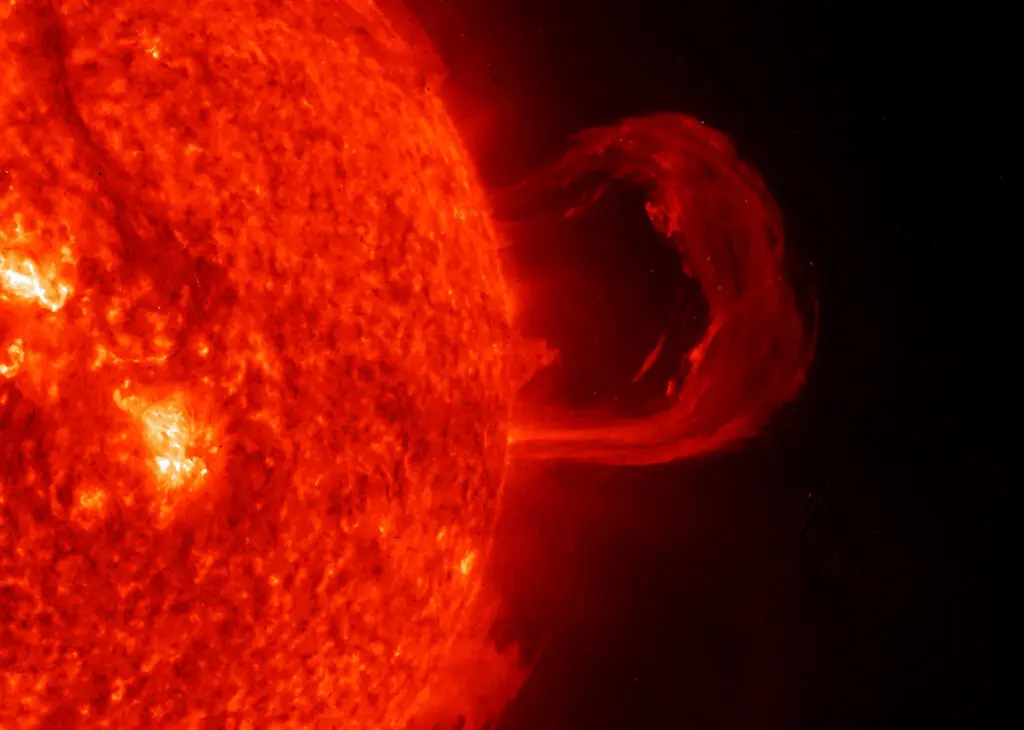 Sol cria a erupção solar mais poderosa do últimos anos 2 explosao solar 2