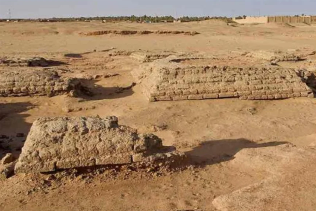 Descoberta de mini pirâmides antigas se revela um grande mistério para os arqueólogos 2 mini piramide