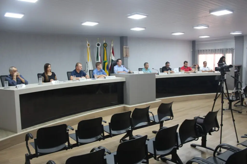 Câmara de Vereadores de Dionísio aprova reposição salarial aos servidores públicos 2 248a66c7 b318 437e bbdb 4511646ee65c