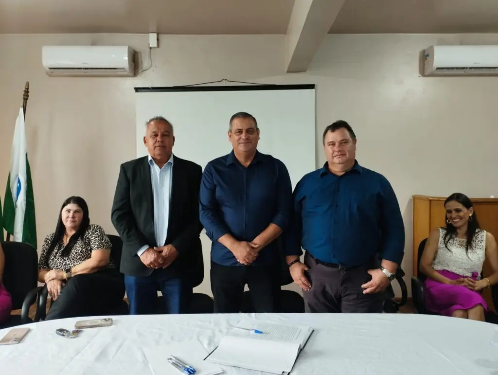 Demonstrando união política Cafuncho assume como prefeito em Barracão 2 BC posse do cafuncho 7