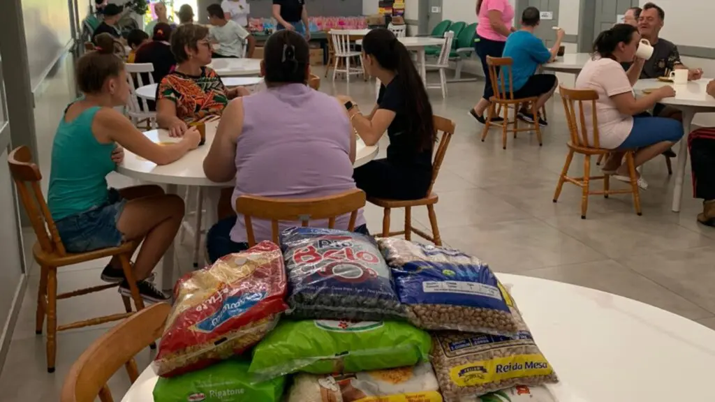 Secretaria de Esportes doa alimentos à APAE de São José do Cedro 2 Imagem do WhatsApp de 2024 03 07 as 13.47.34 1c2d7f0e