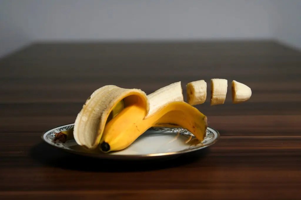 Benefícios do chá de banana e receita de como fazer 2 banana 344361 1920