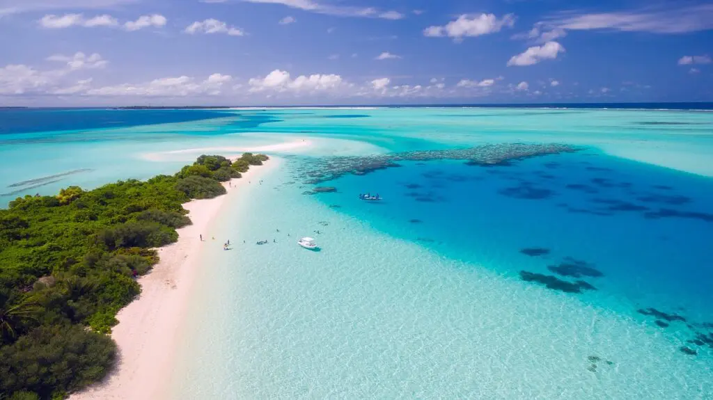 27 lugares incríveis do planeta para você fazer uma viagem inesquecível 19 maldives 1993704 1280