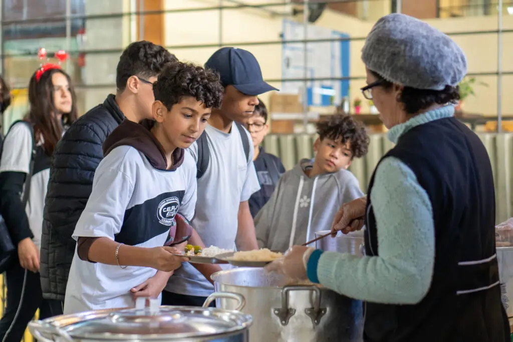 Com investimento de R$ 78 milhões, Fundepar entrega nova remessa de alimentos às escolas 3 esc 3