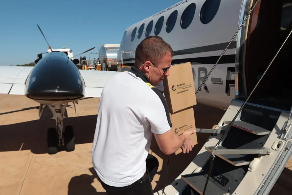 Avião da Casa Militar leva alimento especial para crianças internadas no Rio Grande do Sul 2 Aviao