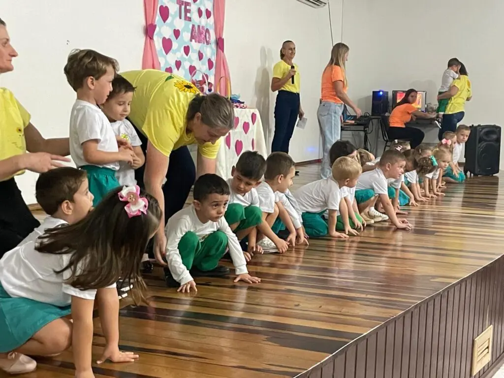 CEMEG de Cedro celebra Dia das Mães com apresentações emocionantes 2 CEMEG