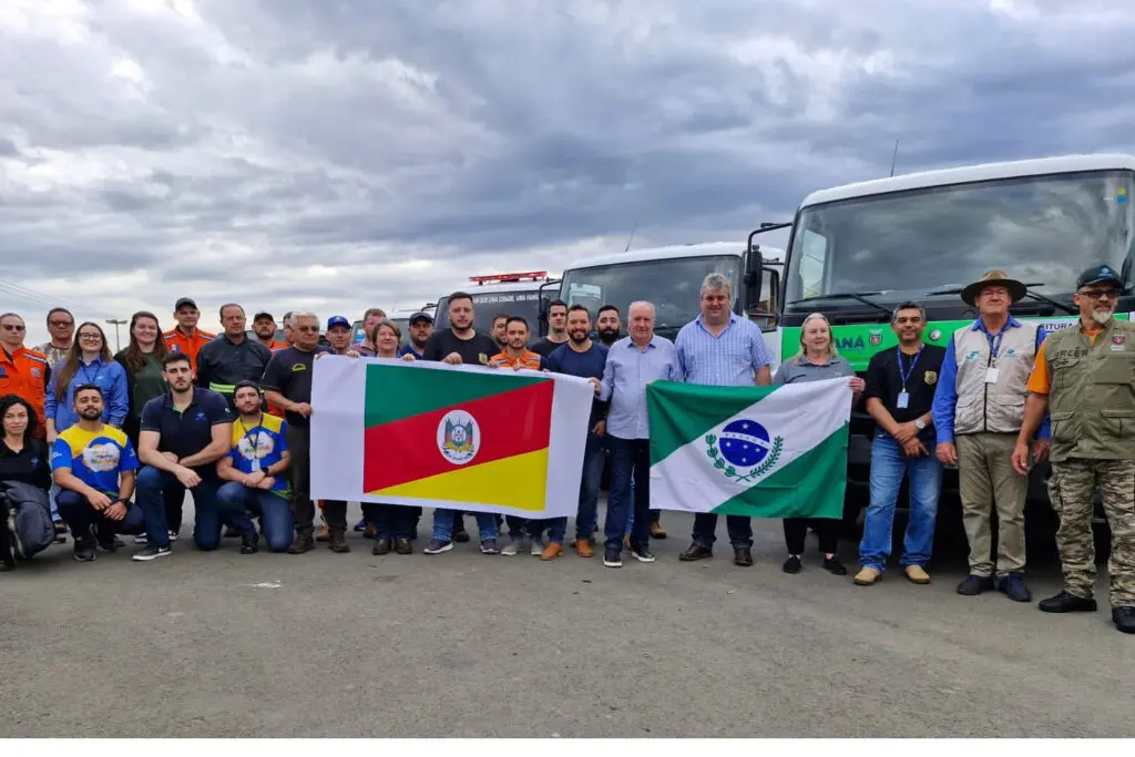 Com apoio de 11 caminhões-pipa, técnicos do IAT vão atuar por 10 dias no Rio Grande do Sul 2 IAT