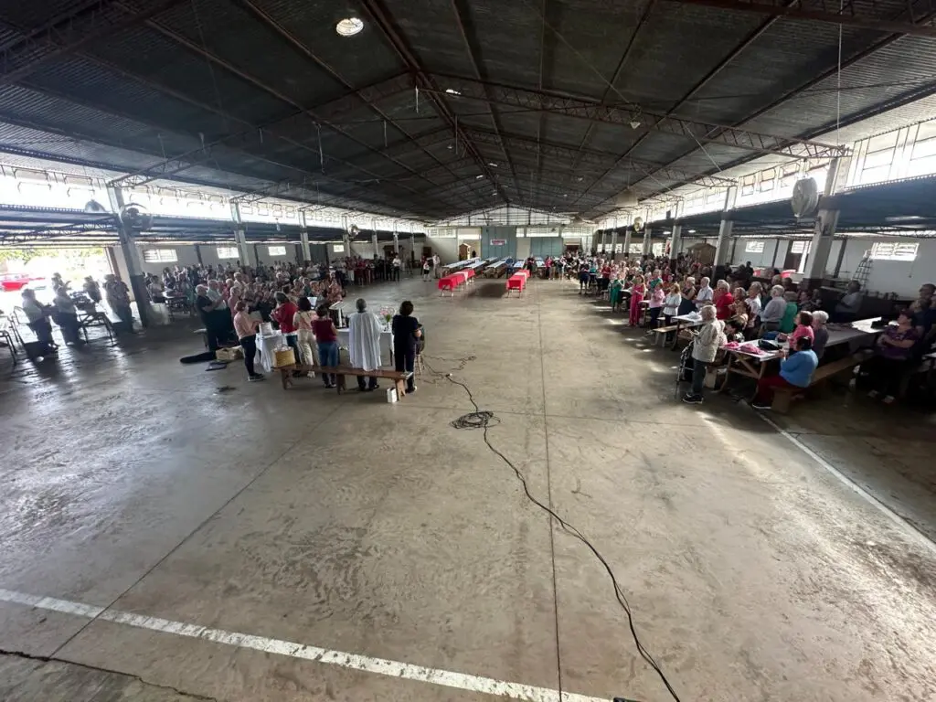 Celebração do Dia das Mães une gerações em São José do Cedro 2 WhatsApp Image 2024 05 13 at 11.28.59
