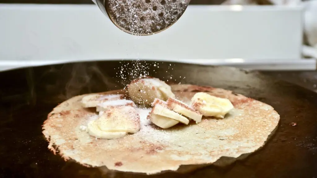 10 ideias de receitas doces leves para saciar a vontade de doces 6 panqueca de banana com canela