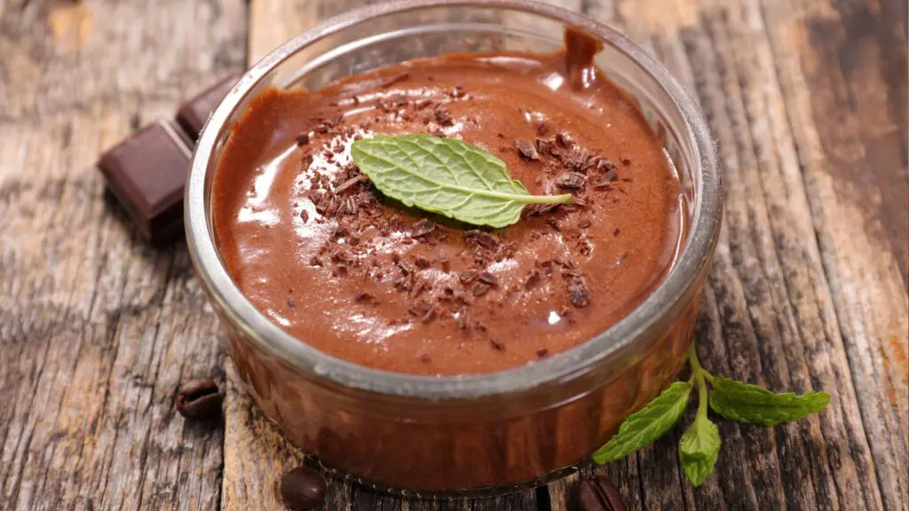 10 ideias de receitas doces leves para saciar a vontade de doces 7 Mousse de chocolate