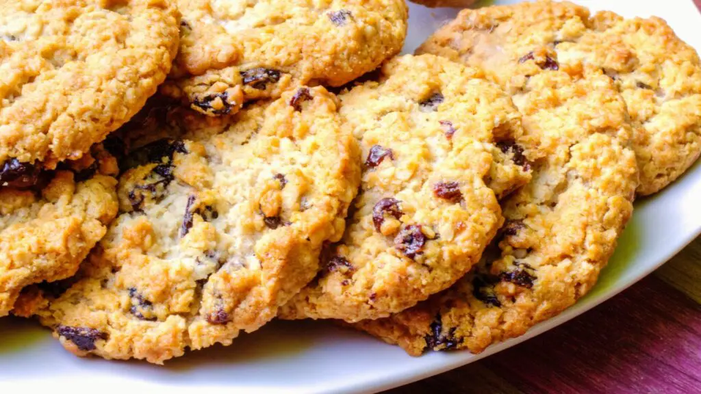 10 ideias de receitas doces leves para saciar a vontade de doces 8 cookie de aveia com passas
