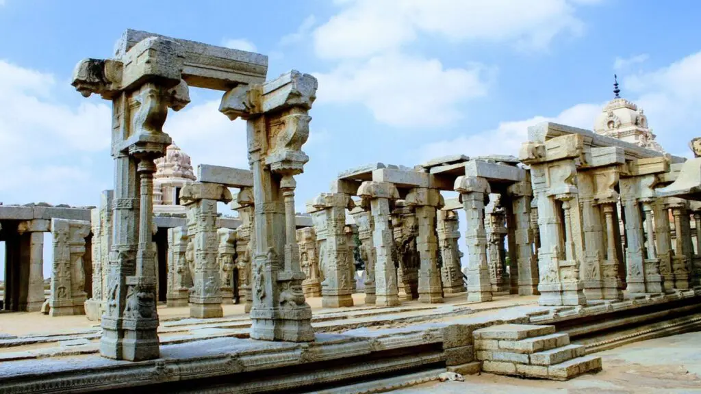 O enigma do pilar flutuante no Templo de Veerabhadra 4 templo