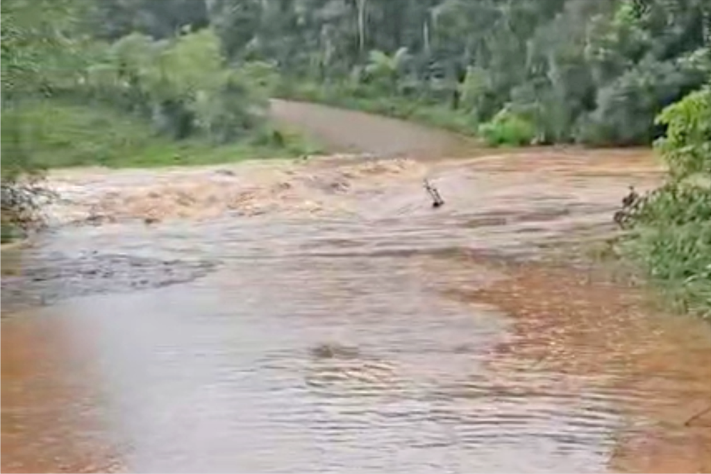 Chuvas comprometem o trânsito e as pontes em Bom Jesus do Sul 2 bom jesus 2