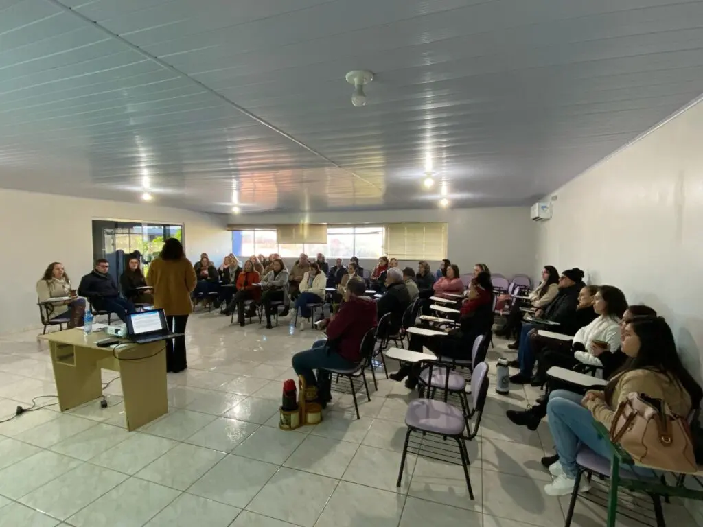 Reunião cria plano de ação para atendimento às vítimas de violência 2 reuniao