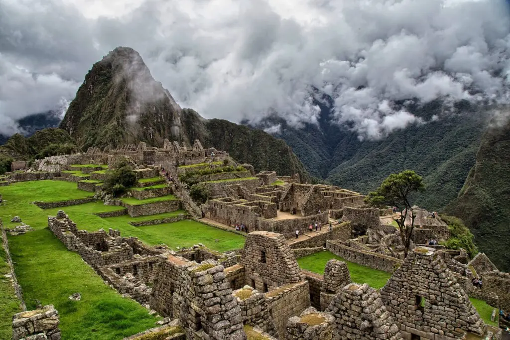 20 lugares incríveis para conhecer na América do Sul 2 machu picchu