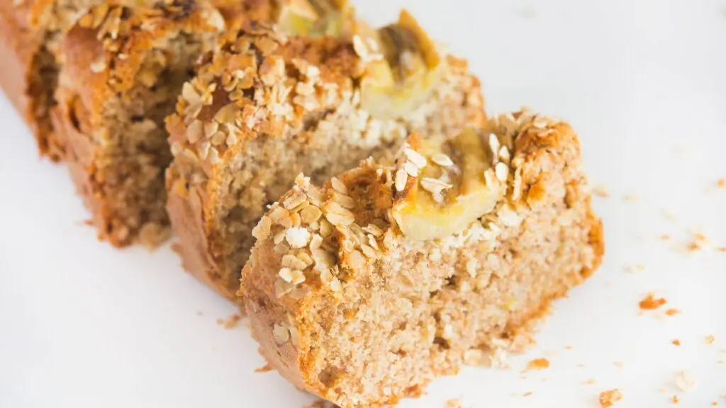 Bolo de banana com aveia fácil e saudável para todas as ocasiões 2 bolo de banana com aveia