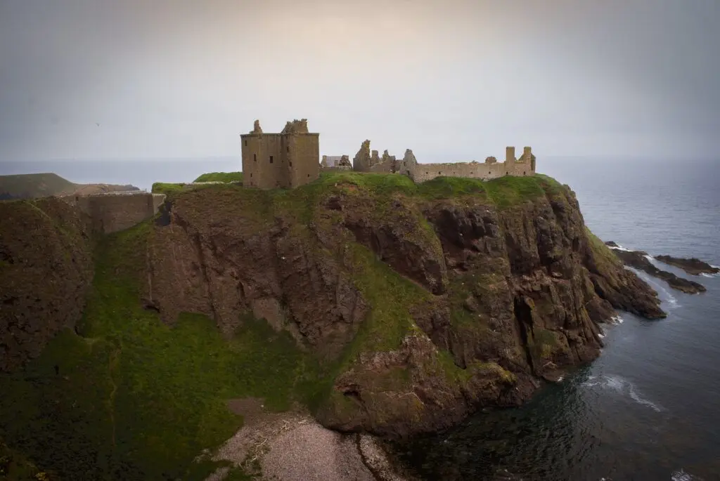 Os castelos mais assustadores das montanhas geladas da Escócia 5 dunnottar castle 4736149 1920