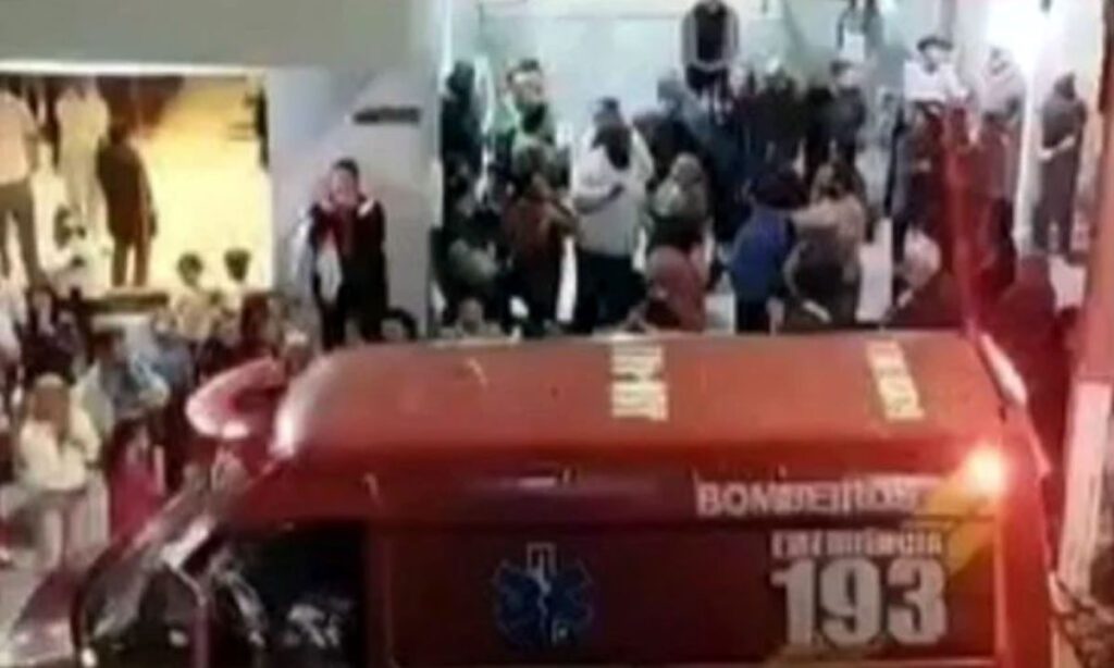 Bebê não estava viva no velório apontam laudos; inquérito policial foi arquivado 2 A bebê foi levada de volta ao hospital durante o próprio velório, após populares relatarem terem visto a menina se mexer no caixão