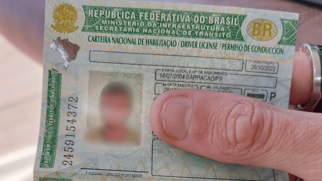 Paraná encaminha projeto CNH Social em 2025 2 O ChatGPT disse:
Governo do Paraná propõe CNH Social para pessoas de baixa renda, garantindo habilitação gratuita e novas oportunidades de emprego. Saiba quem pode participar e como se inscrever.