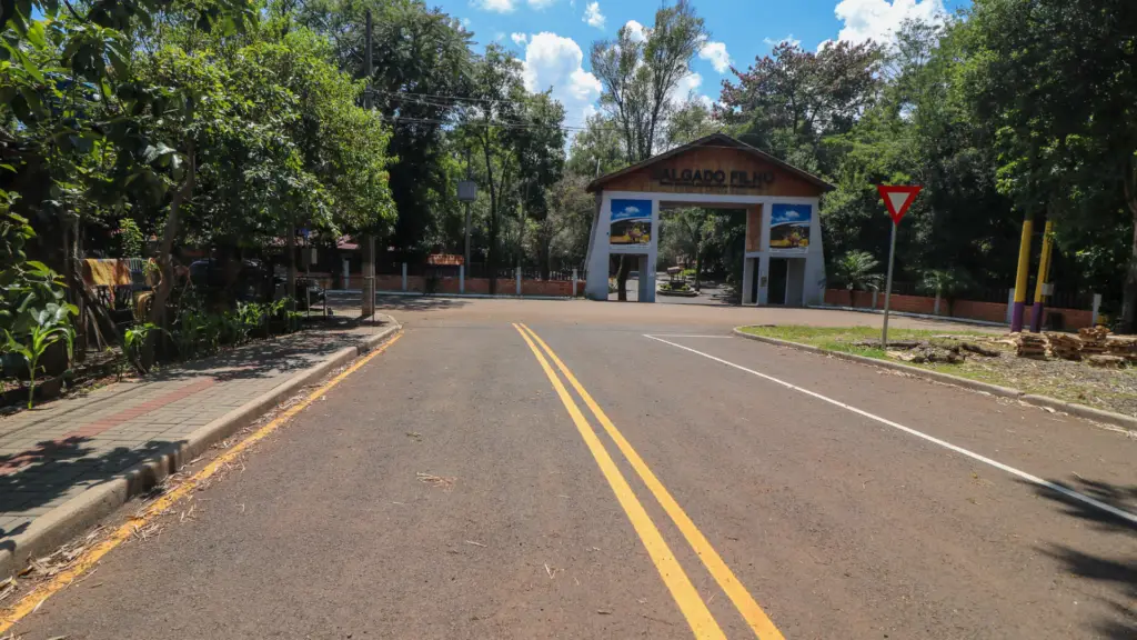 Bom Jesus, Pranchita e Flor da Serra são beneficiados por programa do Governo 2 O programa Asfalto Novo, Vida Nova, tem o objetivo de modernizar a infraestrutura e melhorar a qualidade de vida no Sudoeste do Paraná