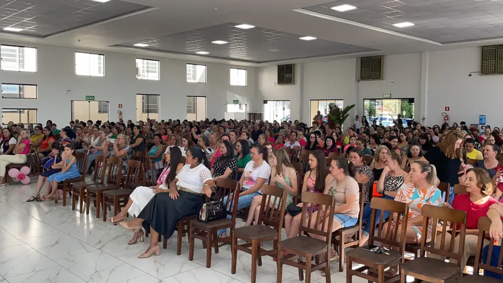 Mais de 400 barraconenses participaram de evento alusivo ao Dia da Mulher 2 O evento aconteceu na quarta-feira, dia 19, no Salão Comunitário da Igreja Nossa Senhora Aparecida