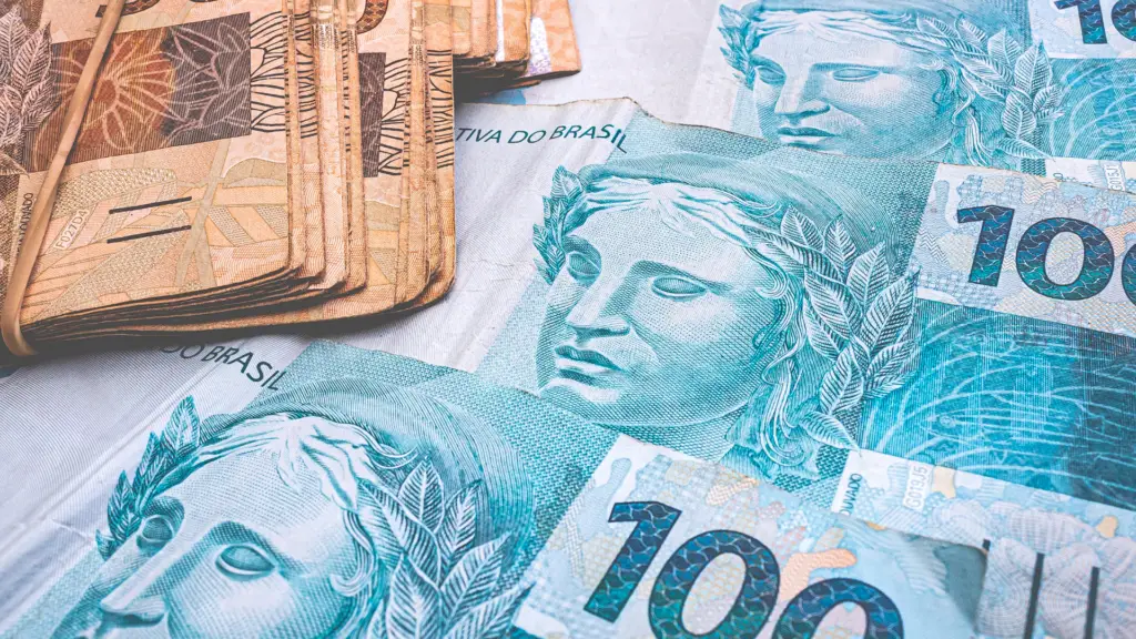 ICMS sobre compras internacionais sobe para 20% 2 A partir de 1º de abril, dez estados brasileiros aumentarão a alíquota do ICMS sobre compras internacionais de 17% para 20%, impactando diretamente o custo de importação de produtos adquiridos em sites estrangeiros.