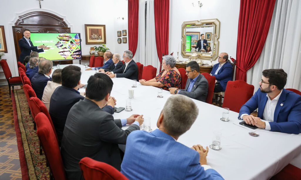 Governo de SC zera imposto estadual sobre seis itens da cesta básica 2 Medida anunciada pelo Governo do Estado conta com apoio do setor produtivo, que se comprometeu a trabalhar para reduzir os preços ao consumidor final