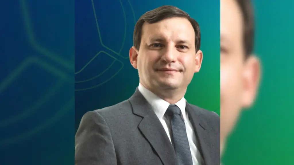 Parceria entre Unetri e Sicredi promove palestra para os acadêmicos de contábeis 2 Palestra foi ministrada por Fábio Júnior Câmara, diretor executivo da Sicredi Fronteiras PR/SC/SP