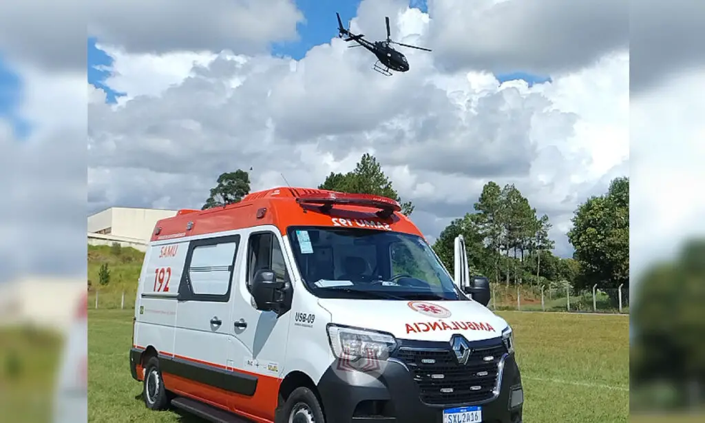 Paciente com infarto do miocardio é transferido pelo SAER de Dionísio Cerqueira a Hospital de Xanxerê 4 O paciente, um homem de 77 anos com infarto agudo do miocárdio do Hospital Municipal de Dionísio Cerqueira, para o Hospital São Paulo, em Xanxerê