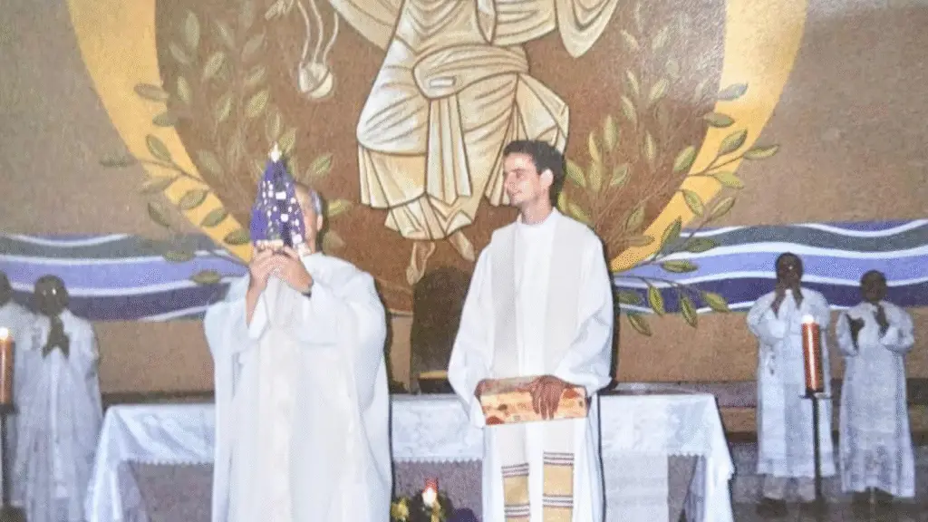 Papa Leão XIV tem ligação com o Paraná desde sua visita em 2004 2 Atual líder da Igreja Católica, Papa Leão XIV visitou o Paraná como Frei Robert Prevost em 2004 e criou laços duradouros com comunidades agostinianas locais