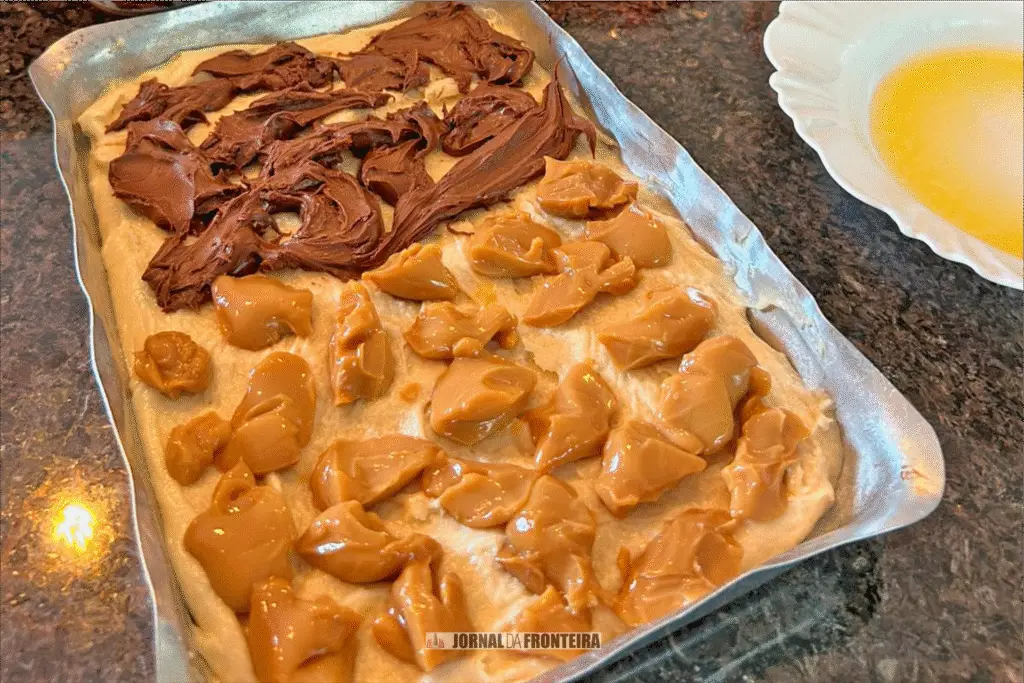 Cuca mole perfeita com recheio de doce de leite e Nutella que derrete na boca 3 cuca mole 5 1