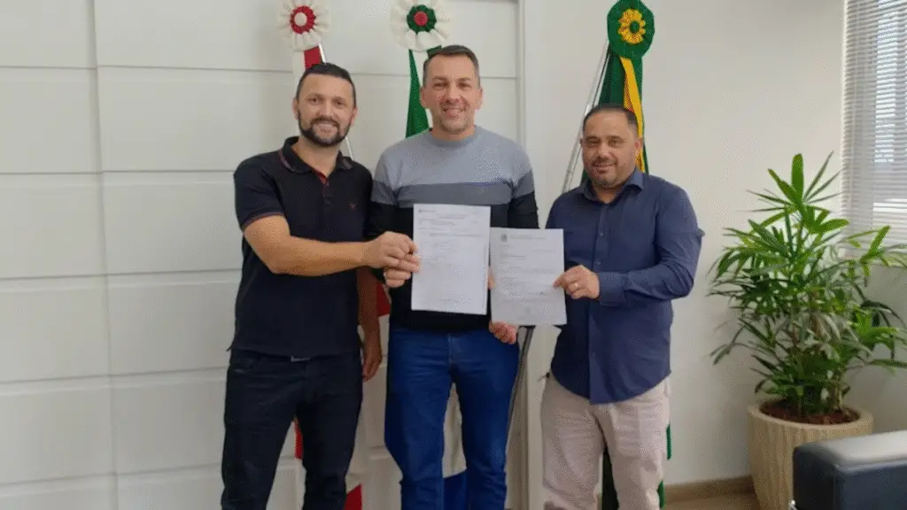 Município de Dionísio Cerqueira recebe R$ 500 mil para investimentos em diversos setores 2 Os recursos para o município foram obtidos através da articulação do vereador Ademir Brizola junto aos deputados Fabio Schiochet e Sérgio da Rosa Guimarães