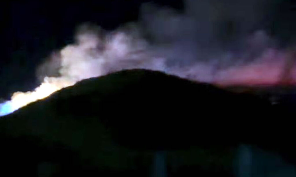 Incêndio atinge instalações do aeroporto de Dionísio Cerqueira 4 O incêndio teria sido provocado por indivíduos que haviam ingressado clandestinamente na área do aeroporto