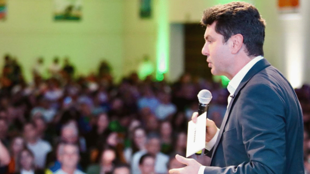 Deputado Alexandre Curi defende Código do Empreendedor em encontro da ACINFAZ 2 Deputado Alexandre Curi defende Código do Empreendedor do Paraná em encontro da ACINFAZ e destaca cooperação entre Estado e empresários.