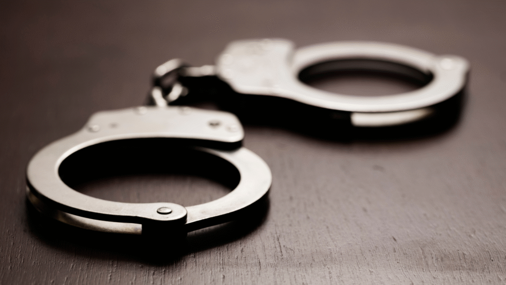Homem é preso por agredir companheira grávida e queimar criança com fritadeira elétrica 2 Polícia prende em Aquidabã homem acusado de agredir companheira grávida e queimar criança com fritadeira elétrica em crime brutal