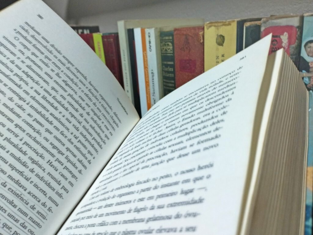 Previsões do Horóscopo semanal 20/26 2 livros 1