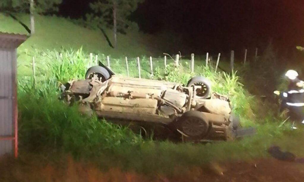 Ex-vereador de Marmeleiro morre em grave acidente na PR-180 2 O acidente ocorreu na noite de domingo e envolveu a caminhonete conduzida pelo ex-vereador e um caminhão