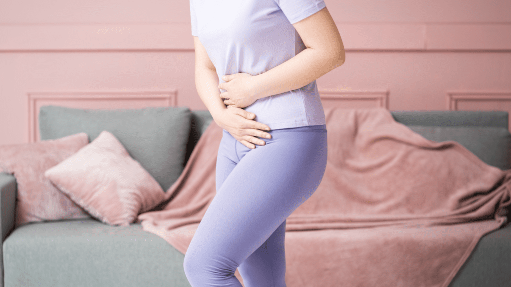 Endometriose pode ser diagnosticada através da saliva? 2 Novo teste de saliva para diagnóstico de endometriose começa a ser reembolsado na França, oferecendo uma solução rápida e não invasiva para detectar a doença. Apesar de promissor, especialistas apontam desafios relacionados à acessibilidade e à necessidade de mais estudos.