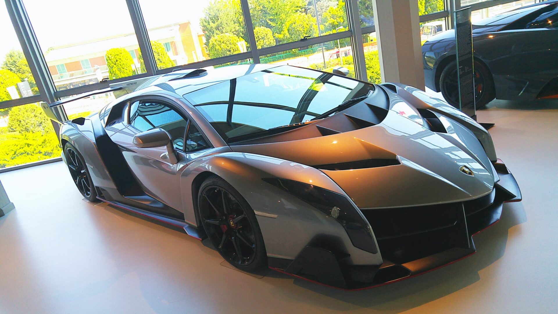 Lamborghini Veneno scaled
