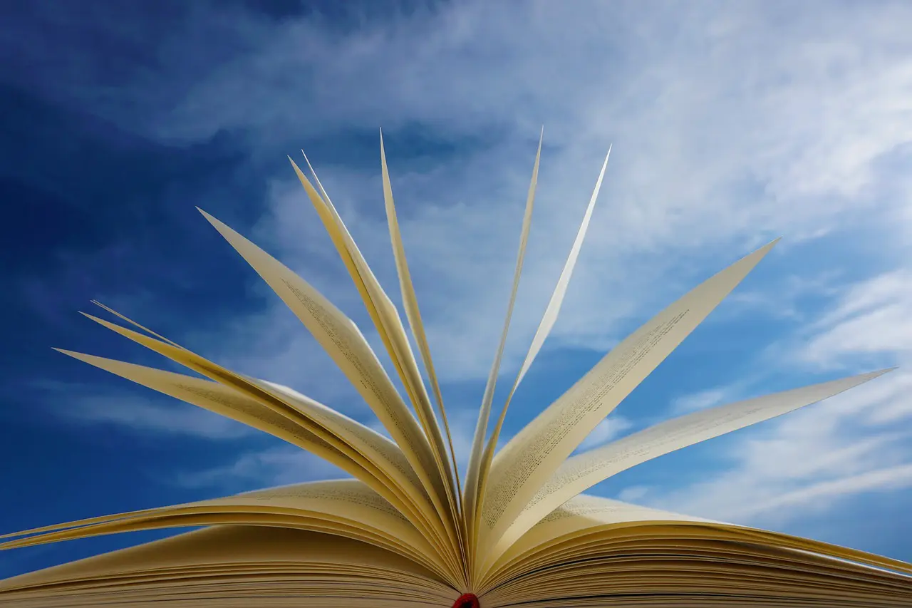 a book ge3bb434c4 1280