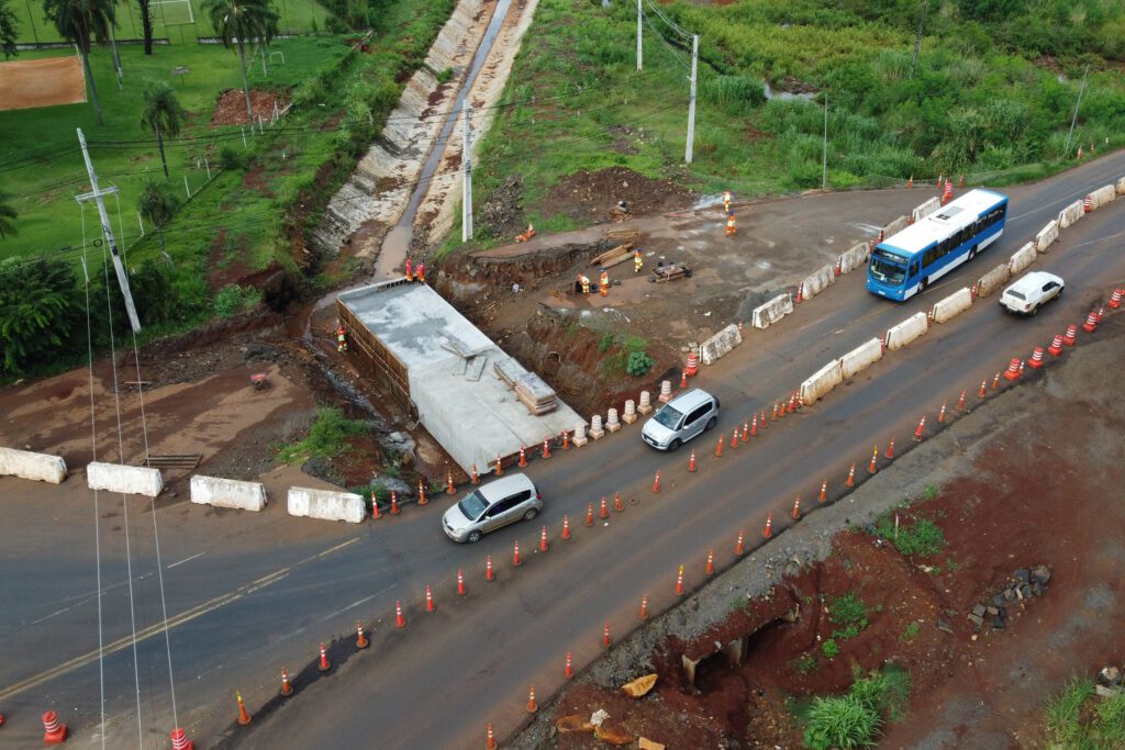 perimetral galeria dupla em execucao no cruzamento com a br 469
