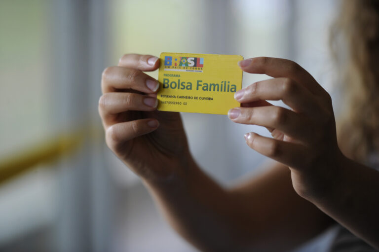 Caixa realiza pagamento do Bolsa Família atualizado para beneficiários com NIS terminados em 4