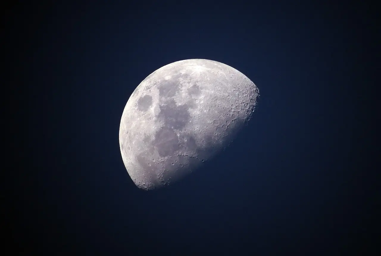 moon 1527501 1280