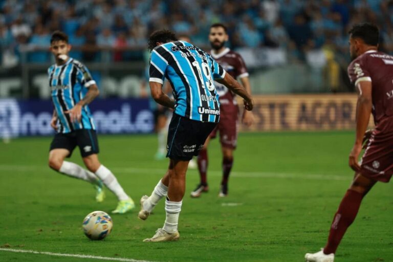 Grêmio vence Caxias e está na final do Gauchão