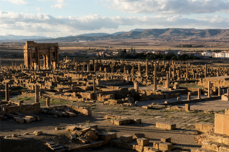 A magia das ruínas fascinantes cidade antiga de Thamugadi Timgad