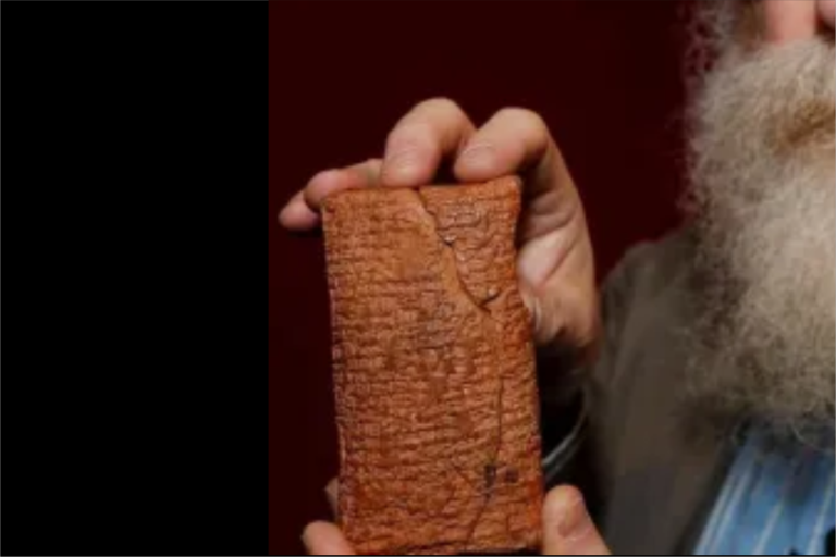A tabuleta de argila com a primeira descrição da Arca de Noé
