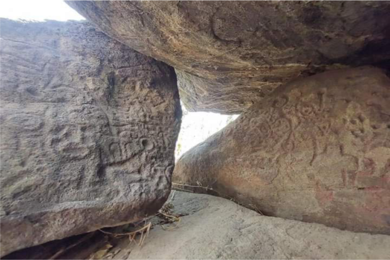 Seca revela petroglifos pré-hispânicos em Valle de Bravo no México