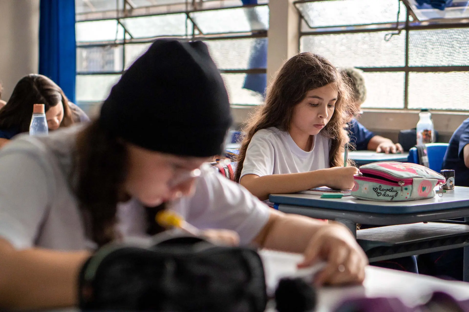 Alunos fazendo a Prova Paraná