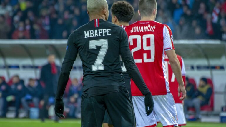 Era Mbappé no PSG chega ao fim sem o tão sonhado título da Champions League